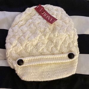 New white knit hat
